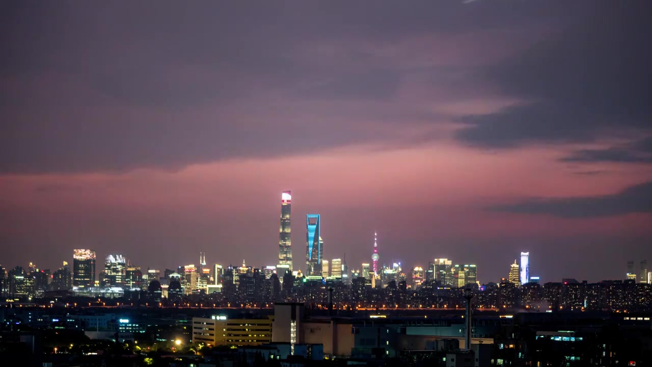 上海远眺陆家嘴壮阔晚霞夜景视频素材