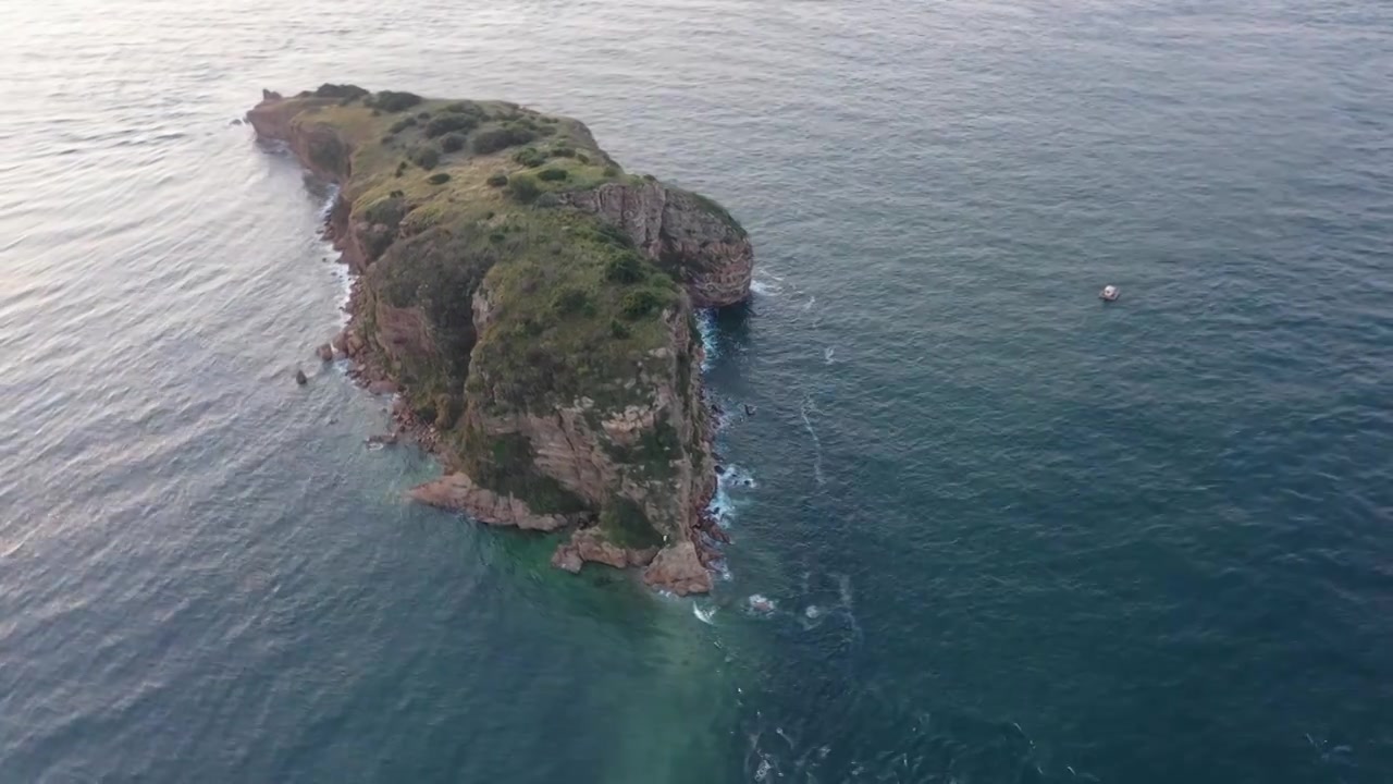 大连棒棰岛岛屿滨海海岸清晨逆光视频素材