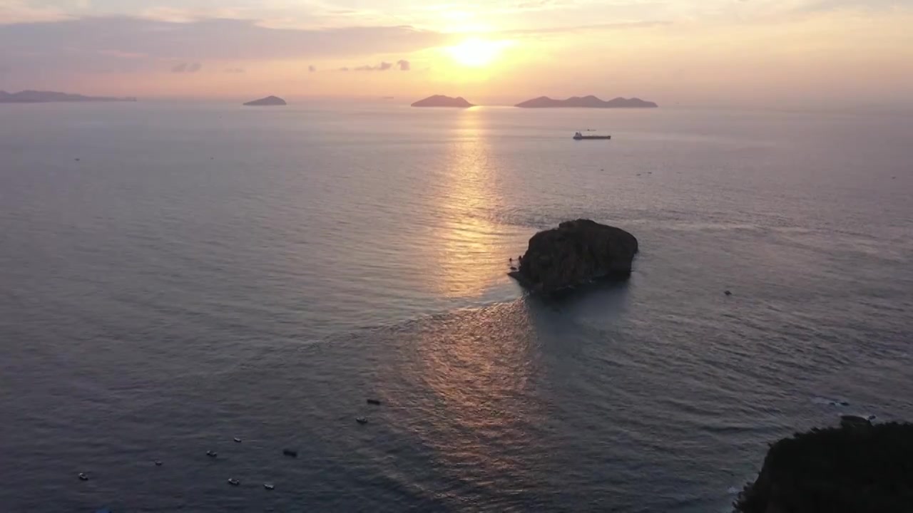 大连棒棰岛会议中心滨海海岸清晨日出逆光视频素材