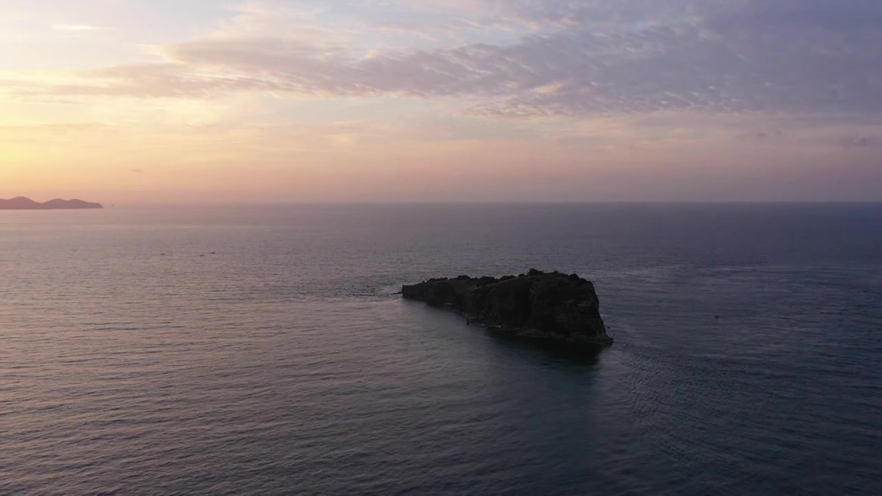 大连棒棰岛会议中心岛屿滨海海岸清晨视频素材