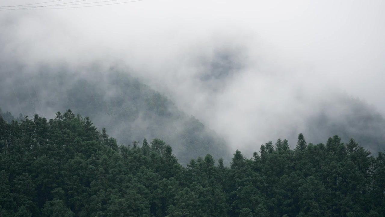 雨后青山雾气视频下载