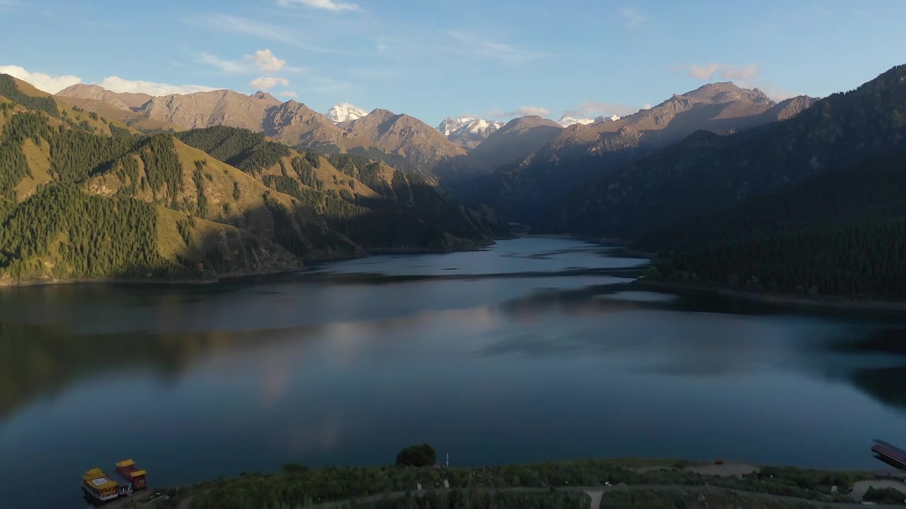 原创 新疆博格达峰天山天池自然风光航拍视频素材