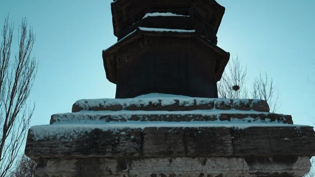 聊城铁塔以及塔座石刻细节+山东省聊城市东昌府区东昌湖风景区视频素材