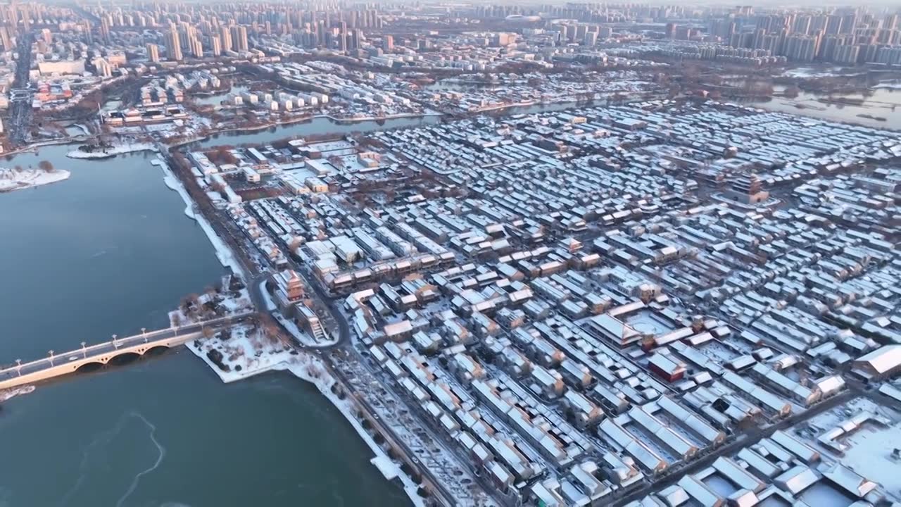 雪后的东昌湖聊城水上古城+山东省聊城市东昌府区东昌湖风景区视频素材