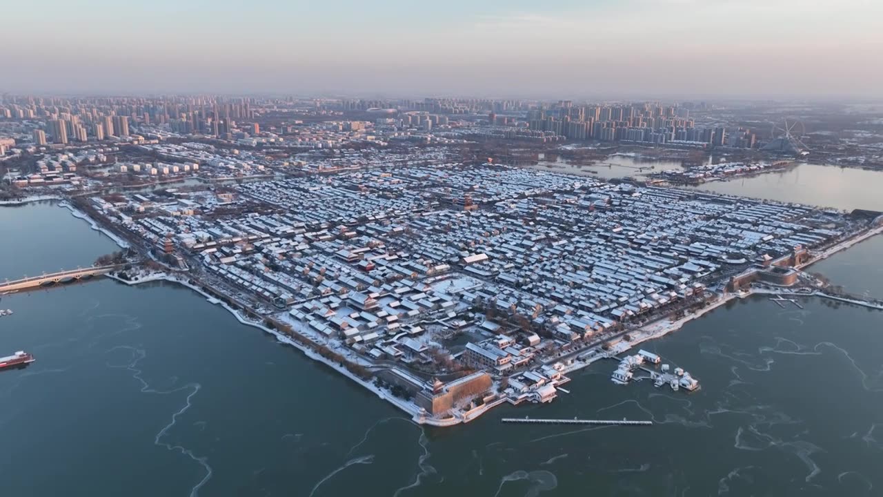 雪后的东昌湖聊城水上古城+山东省聊城市东昌府区东昌湖风景区视频素材