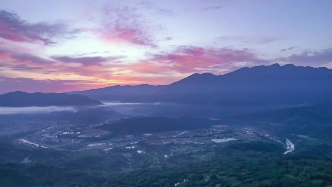 山川大地自然风光唯美朝霞彩云航拍延时视频素材