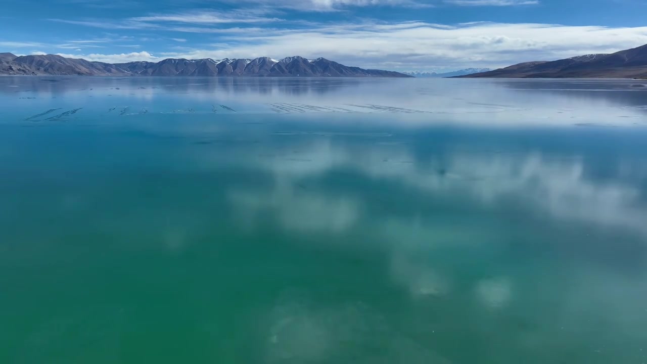 西藏那曲航拍圣湖当惹雍错高原湖泊风光视频素材