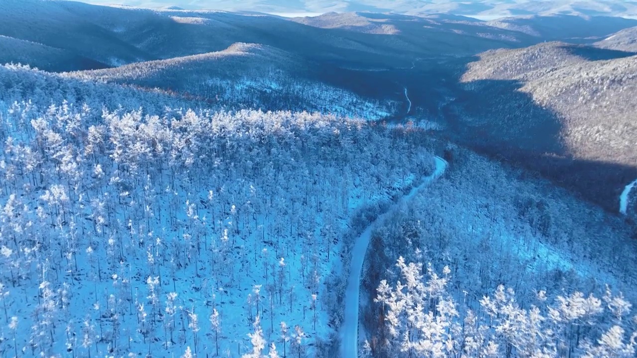 林海雪原雪林和山路视频素材