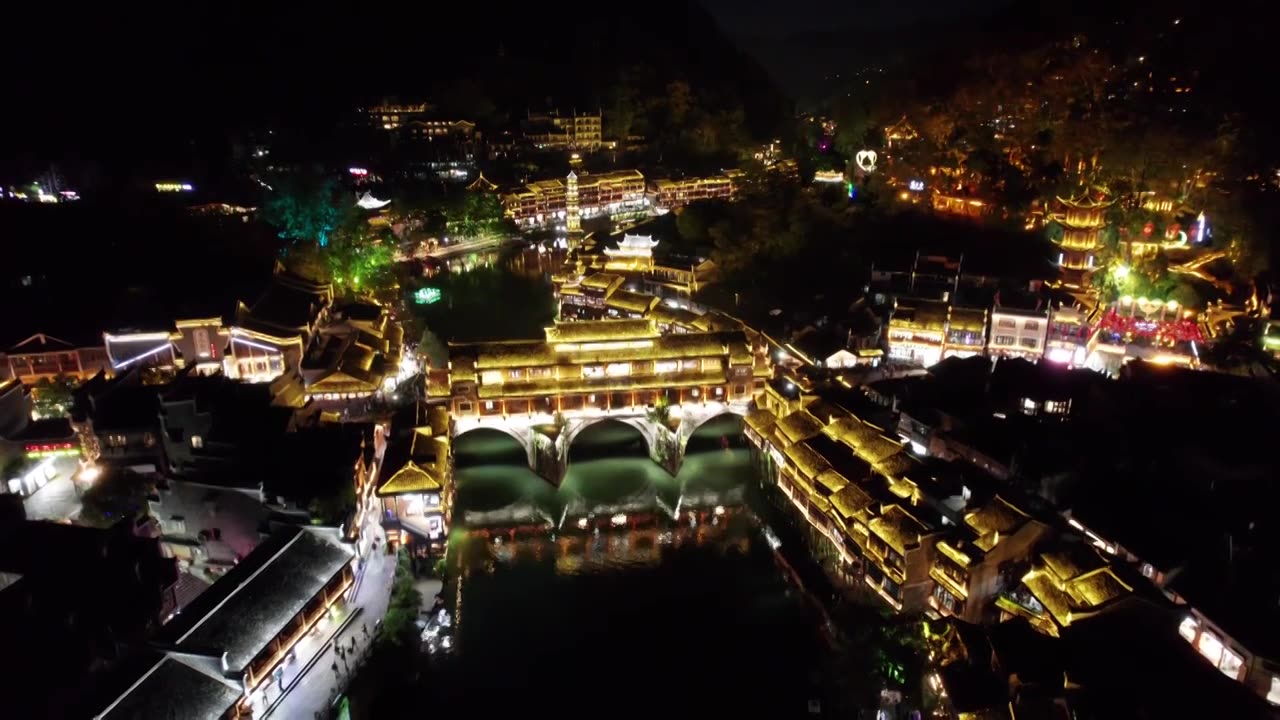 4K 航拍湘西凤凰城夜景视频素材