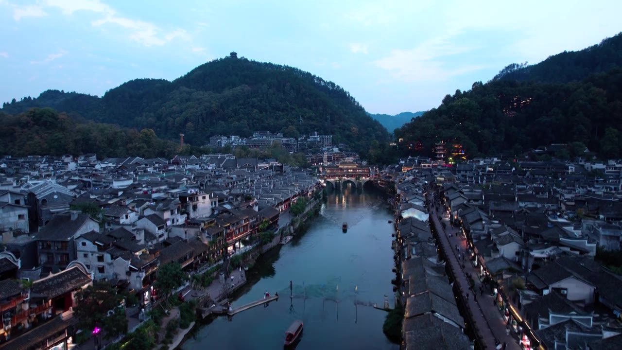 4K 航拍湘西凤凰城夜景视频素材