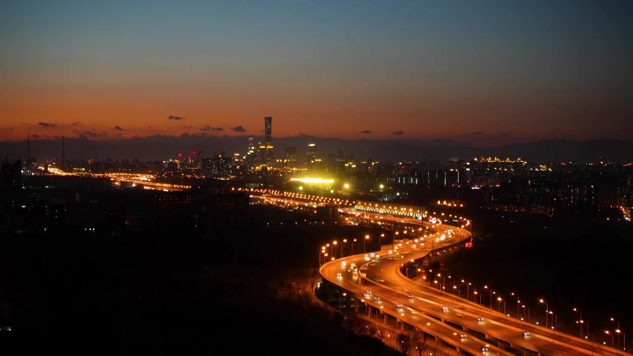 也晚北京城市交通车流CBD假日旅行繁荣都市视频素材