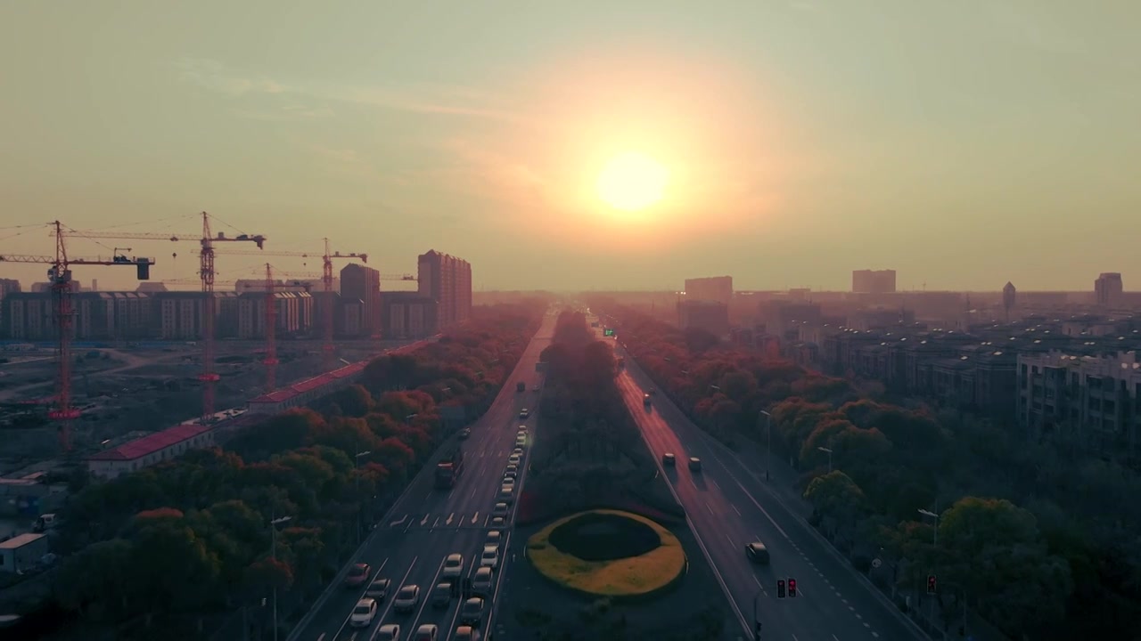 航拍日落时的上海临港新区城市马路实景空境视频素材