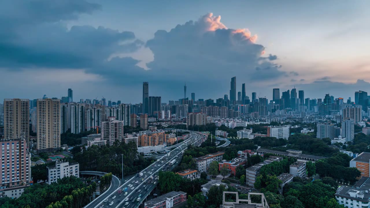 广州华南快速与广州地标建筑的日落到黑夜延时视频素材