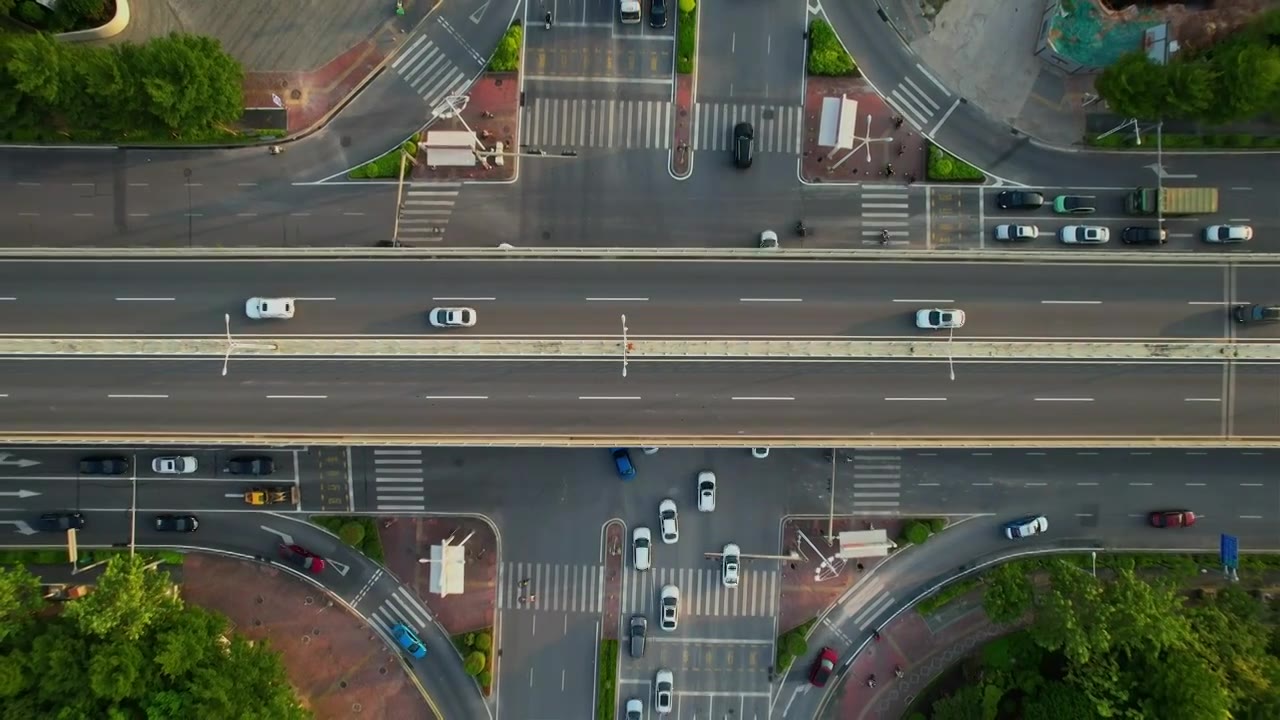 航拍城市路口交通景观视频素材