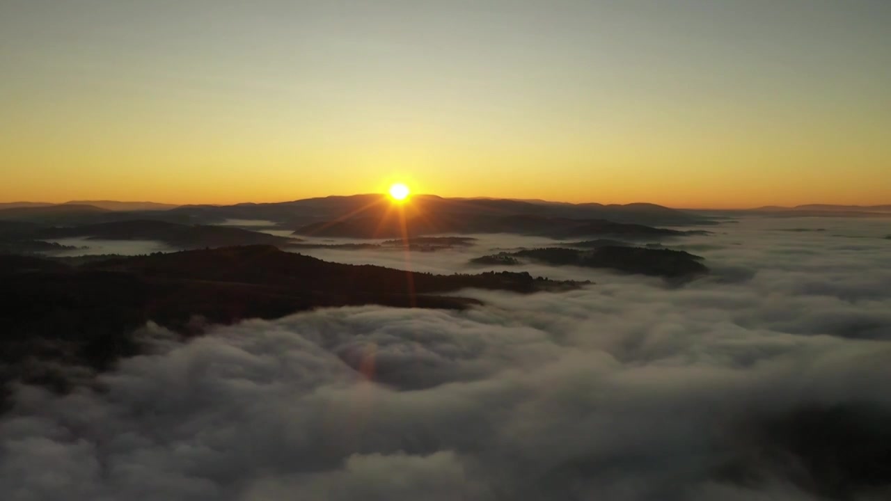 高山云海日出大气航拍4K视频下载