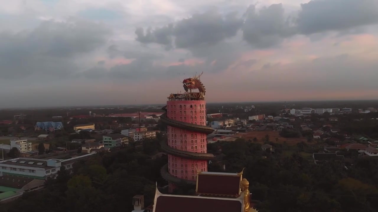 航拍泰国佛统府龙庙巨龙寺庙环绕分镜03视频素材