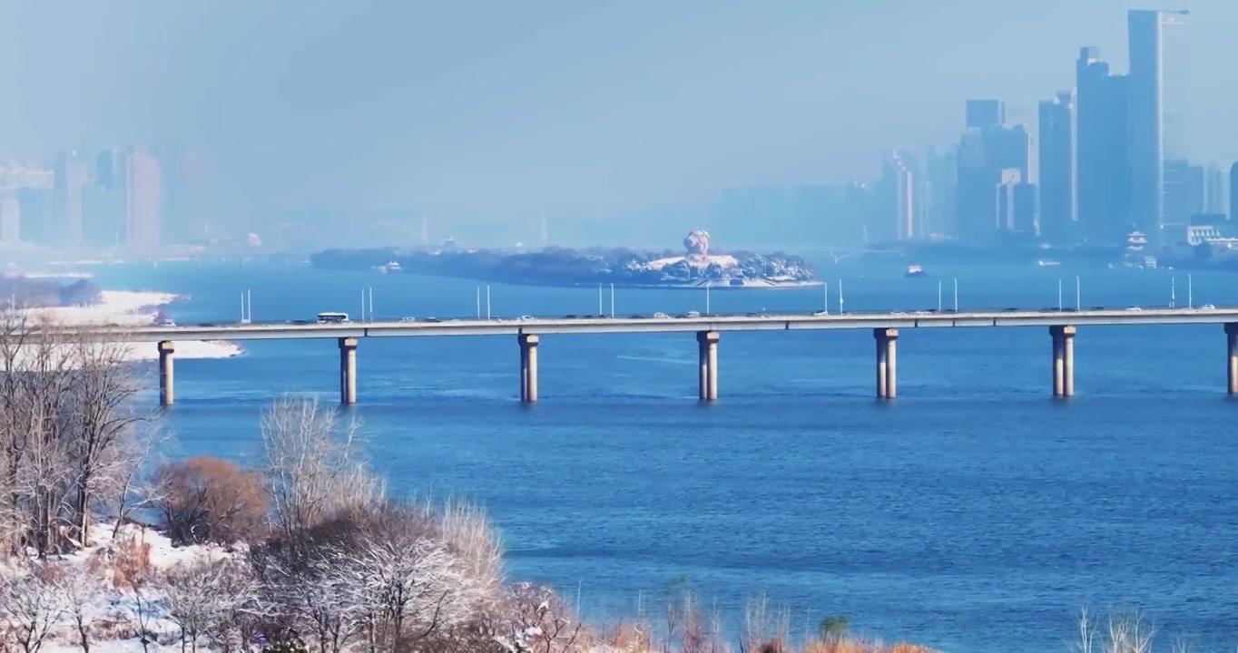 4k长沙橘子洲雪景航拍视频素材