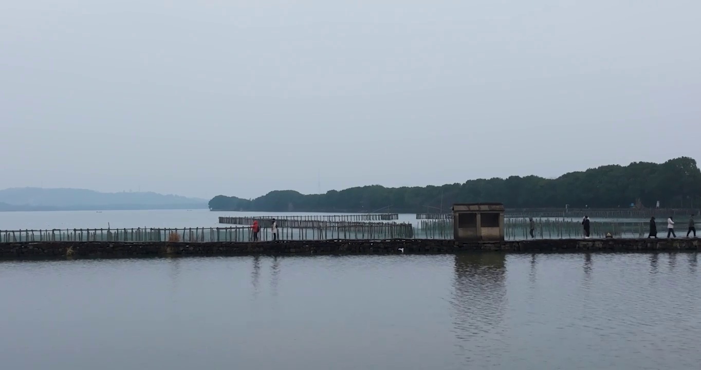 浙江省绍兴犭央犭茶湖古纤道航拍视频素材