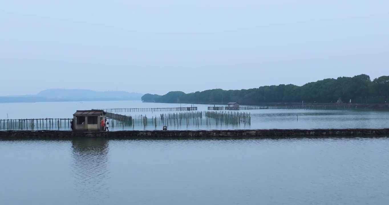 浙江省绍兴犭央犭茶湖古纤道航拍视频素材