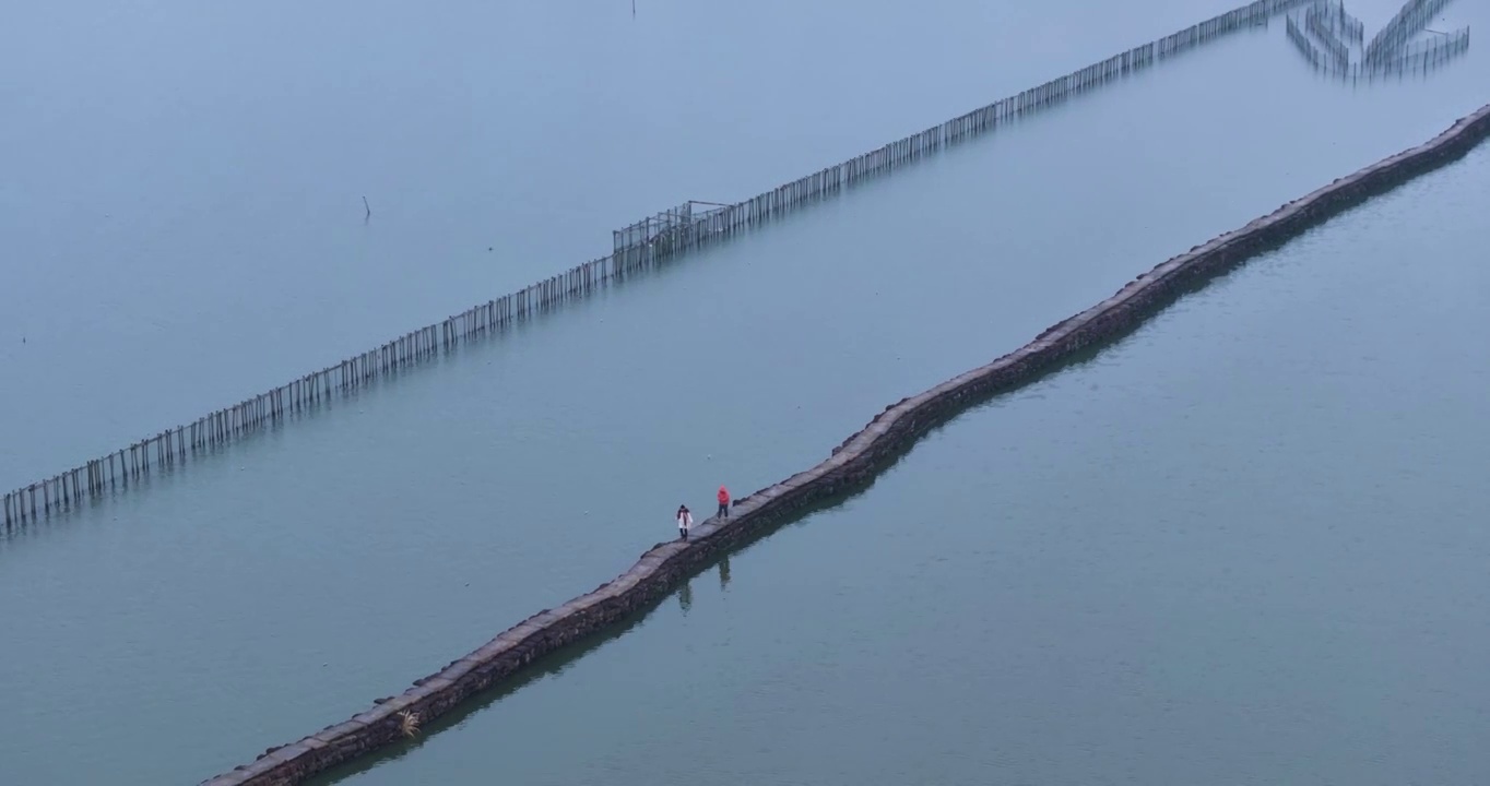 浙江省绍兴犭央犭茶湖古纤道航拍视频素材