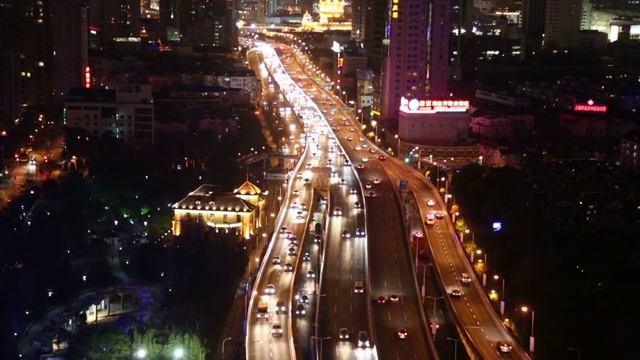 上海高架夜景（竖摇镜头）视频素材