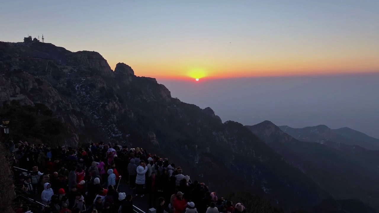 龙年泰山 国泰民安视频素材