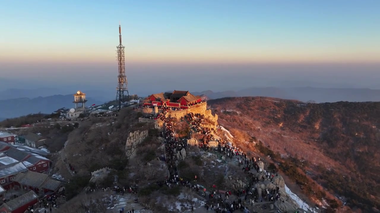 龙年泰山 国泰民安视频素材