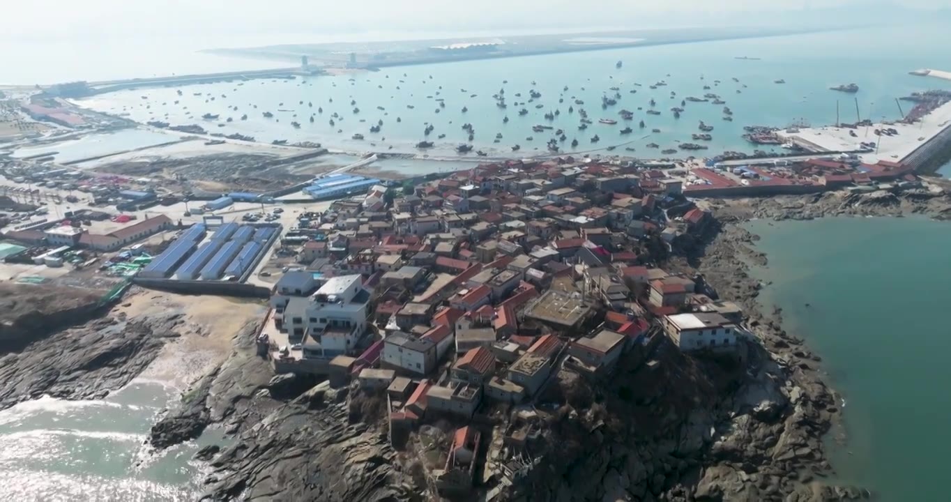 江苏省连云港市连岛风景区大海小渔村自然风光视频素材