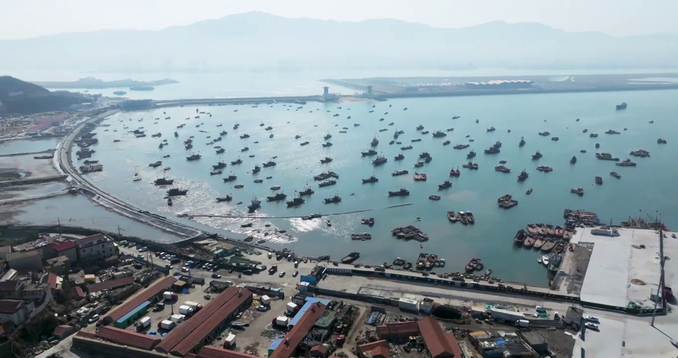 江苏省连云港市连岛风景区大海小渔村自然风光视频素材