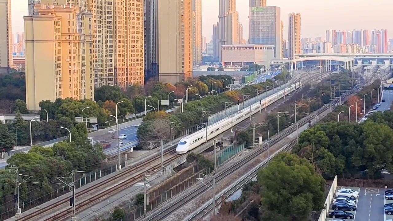 江苏省无锡市火车站京沪高铁运输画面视频素材