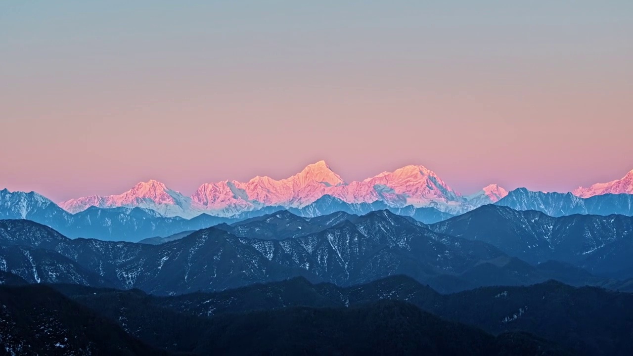 四川雅安泥巴山贡嘎雪山风光视频素材