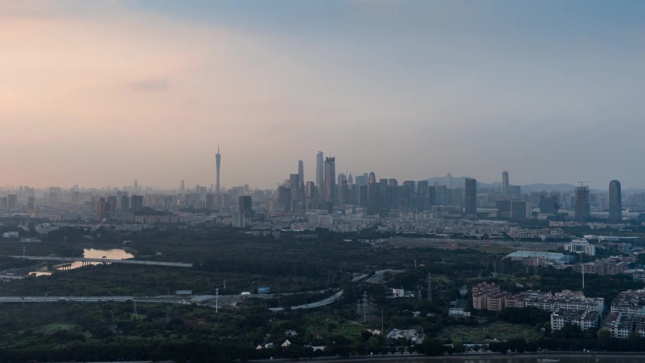 广州珠江新城与琶洲CBD的日落视频素材