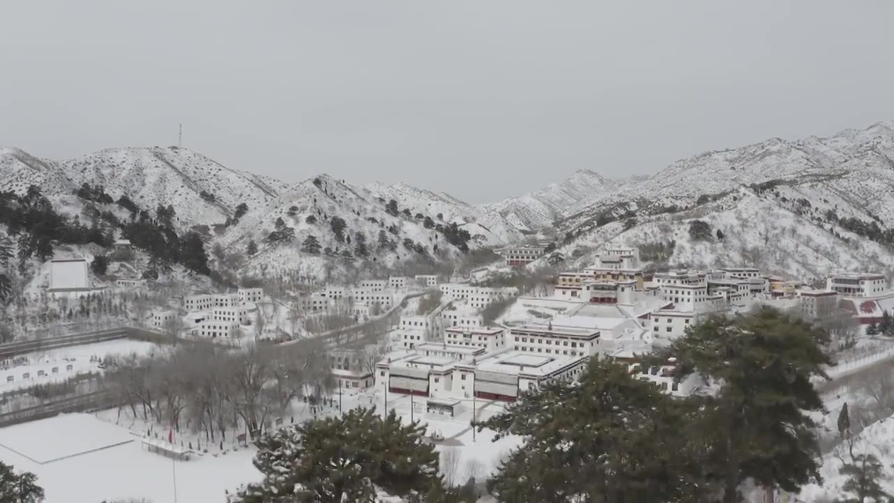 银装素裹  深山古刹 五当召视频素材