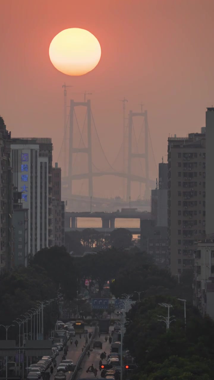 粵港澳大湾区建设中的深中通道日落视频素材