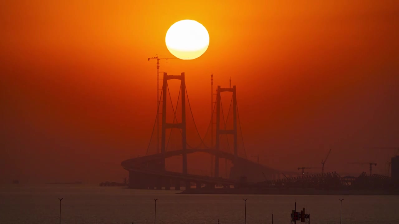 粵港澳大湾区建设中的深中通道日落视频素材