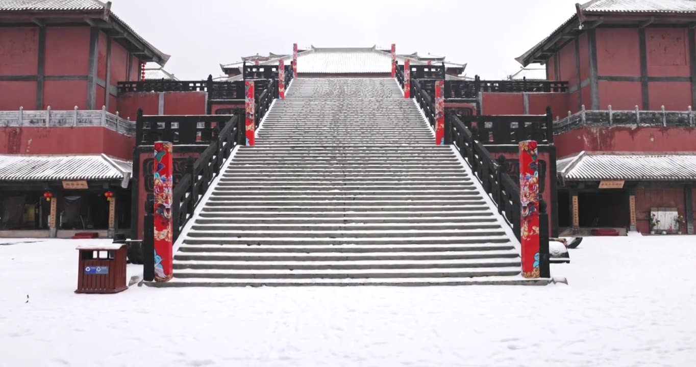 冬季河南省焦作市影视城下雪慢动作4K高清视频素材