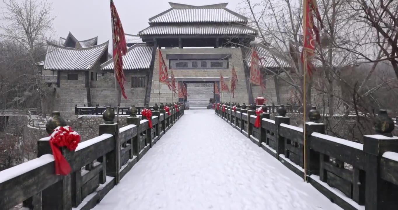 冬季河南省焦作市影视城下雪慢动作4K高清视频素材