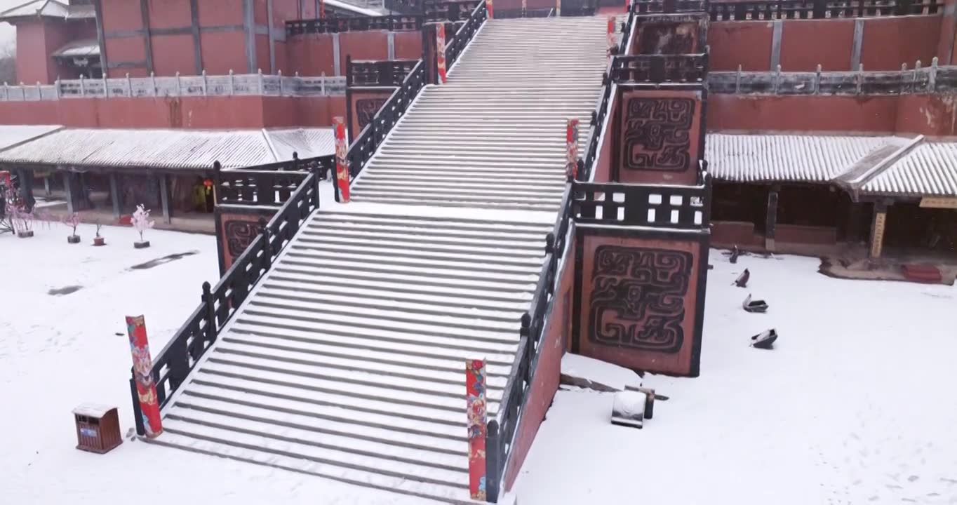 冬季河南省焦作市影视城下雪慢动作4K高清视频素材