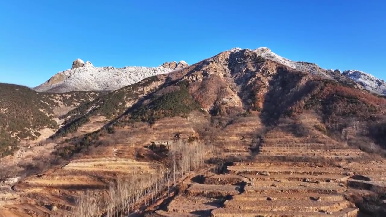 下雪后的五莲县马耳山风光视频素材