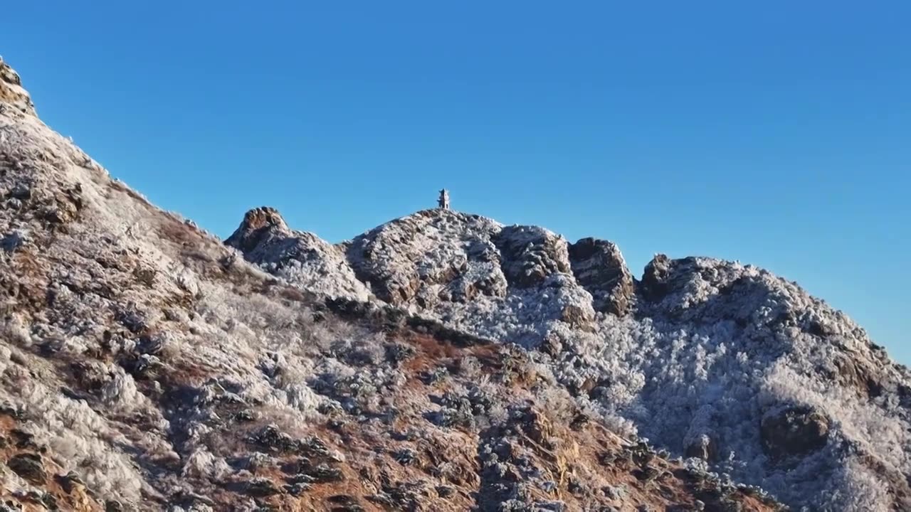 下雪后的五莲县马耳山风光视频素材