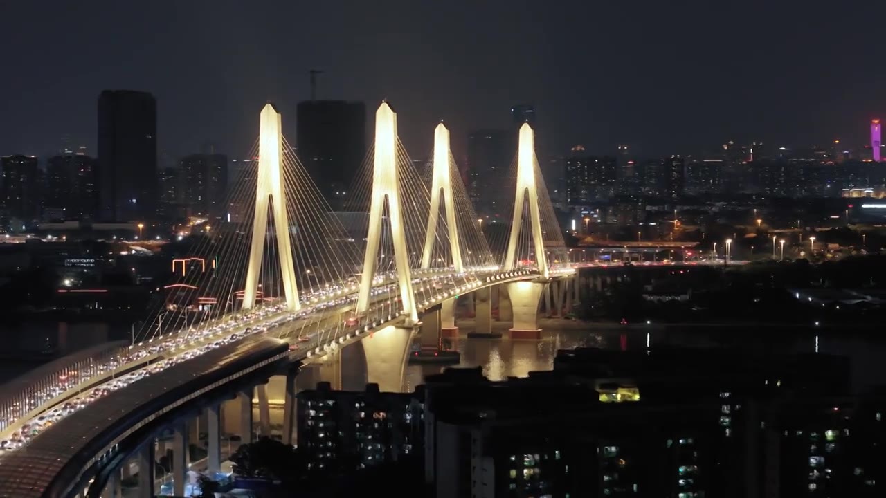 广州洛溪大桥晚高峰夜景车流航拍视频素材