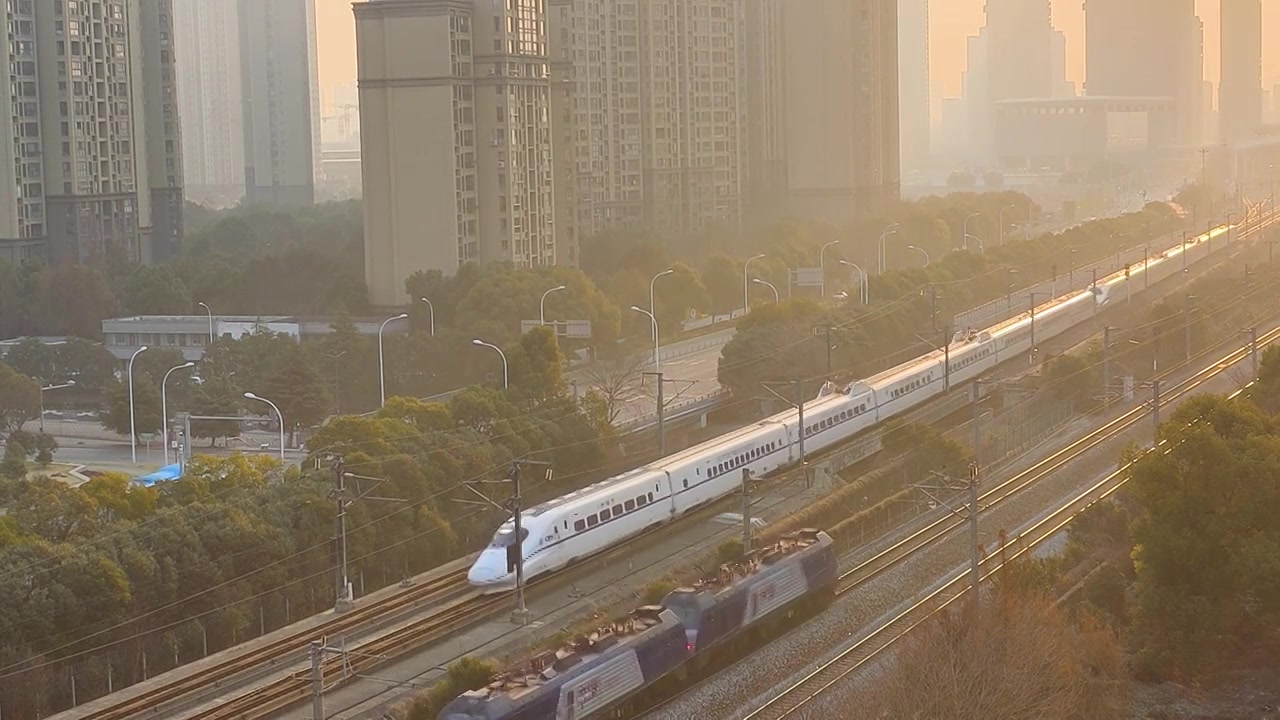 江苏省无锡市火车站京沪高铁运输画面视频素材