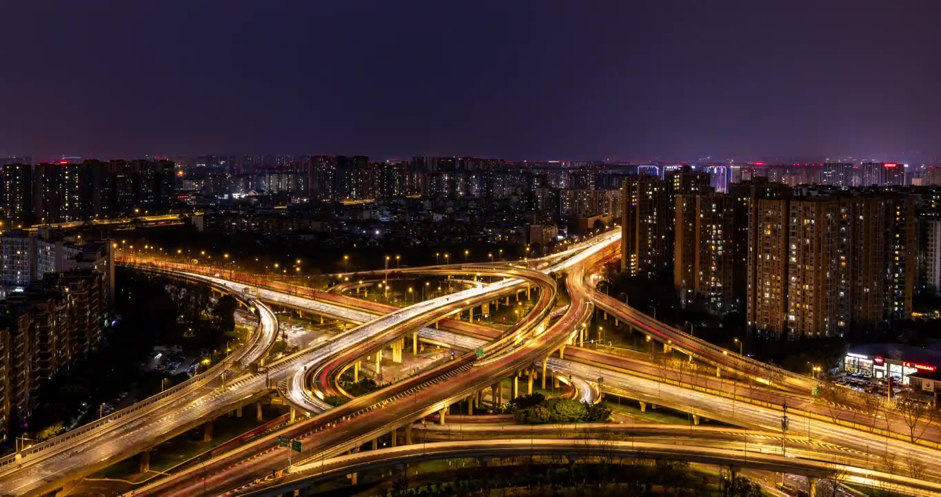 成都 日转夜 车辆穿梭 灯火通明的 苏坡立交桥 城市发展 夜景 延时 灯火璀璨 城市繁华视频下载