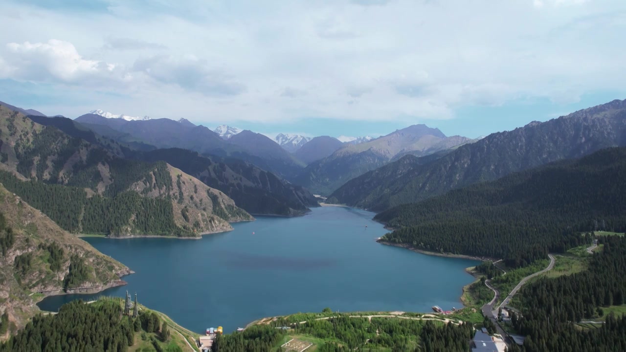 航拍新疆旅游5A级天山天池景区湖景视频素材