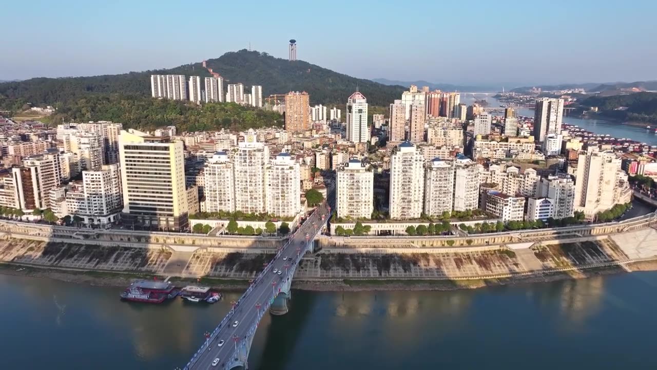 广西梧州万秀区鹤岗楼城市风景航拍视频素材