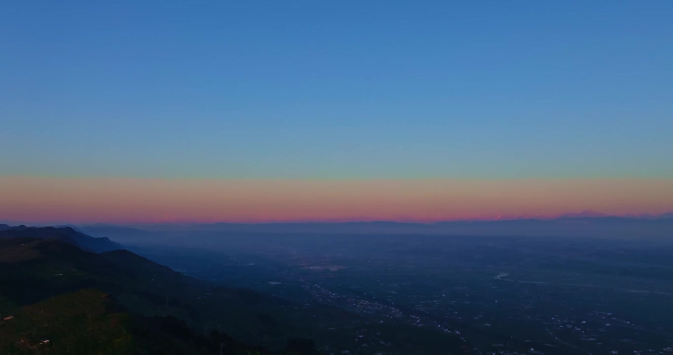 四川 成都 蒲江 长秋山 远眺 贡嘎 四姑娘山 雪山群落 日照金山视频下载