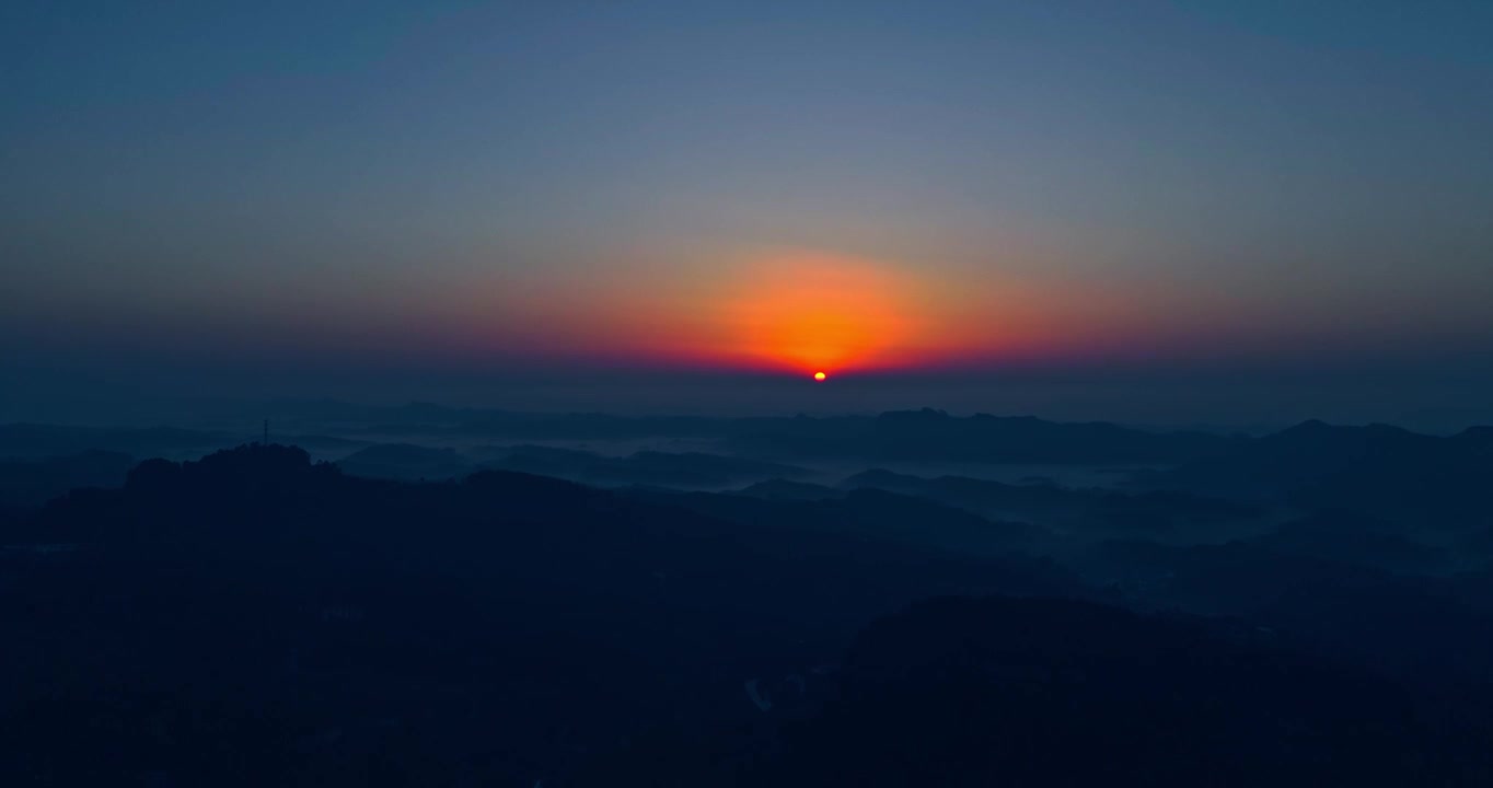 四川 成都 蒲江 长秋山 大好河山 日出 金光 云海 山峦视频素材