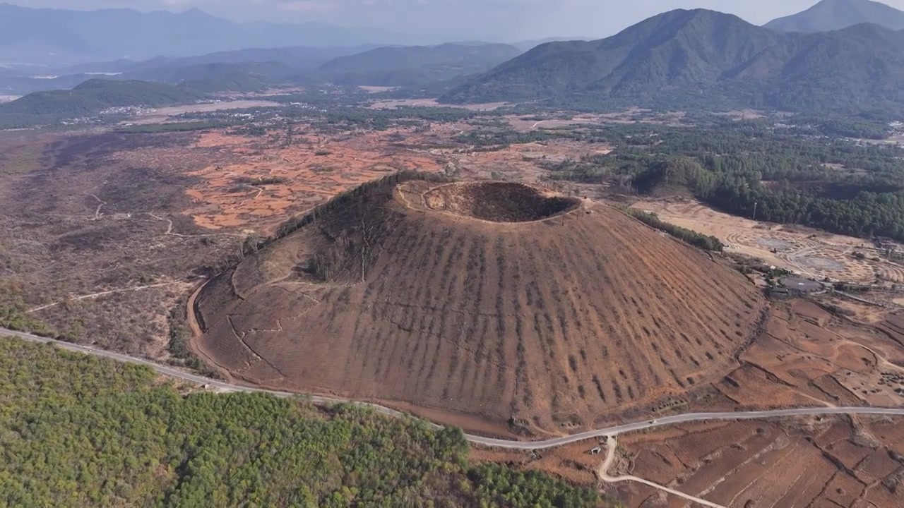 云南腾冲火山地热国家地质公园视频素材