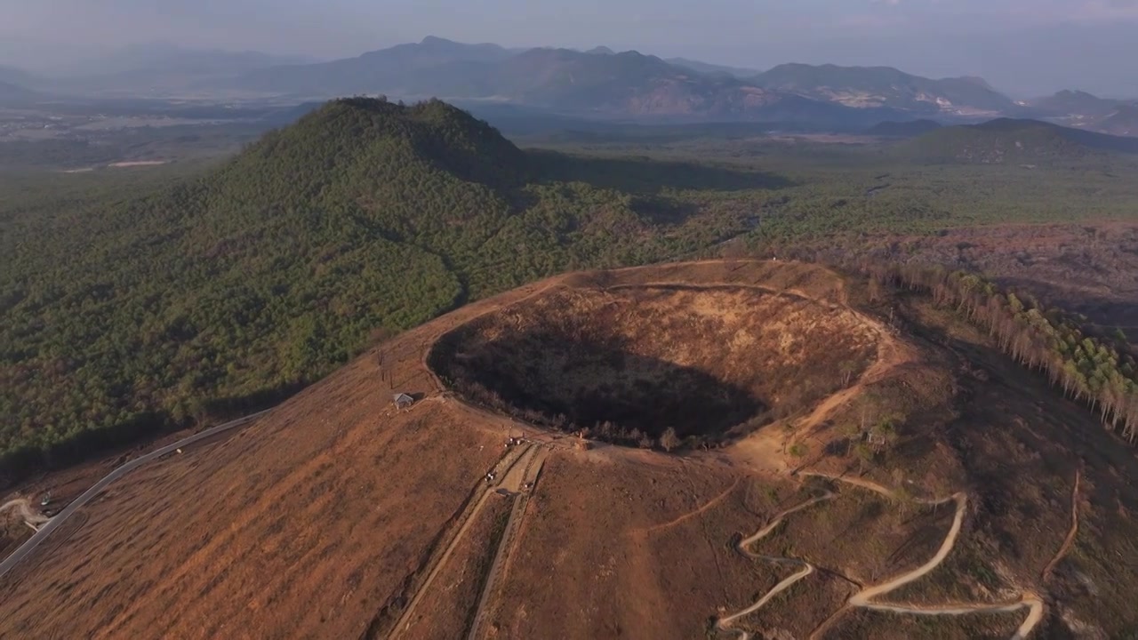 云南腾冲火山地热国家地质公园视频素材