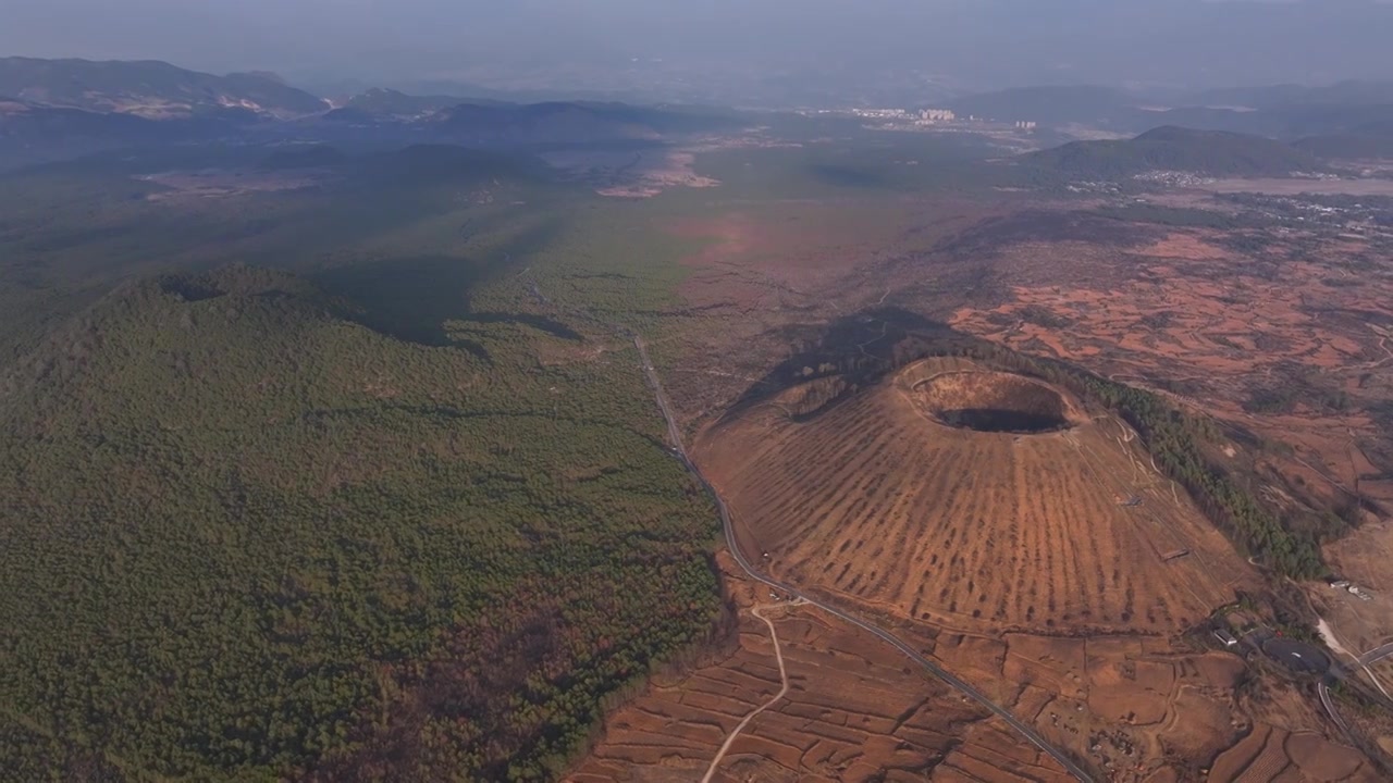 云南腾冲火山地热国家地质公园视频素材